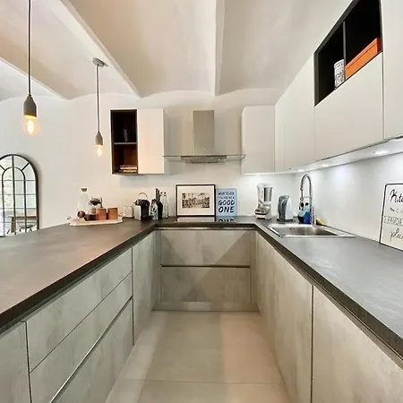 Lovely 2 Bedroom Garden In * Cannes